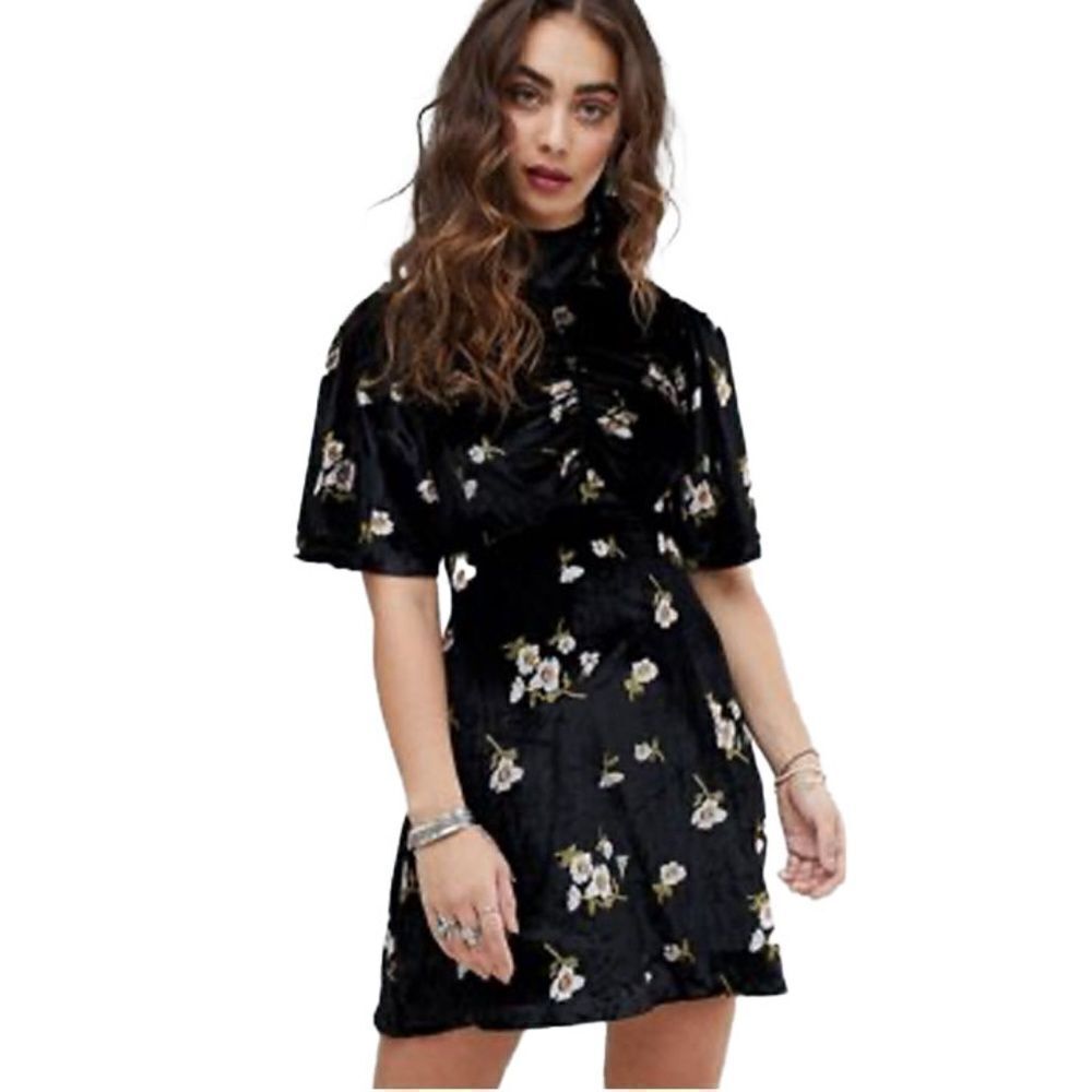 Free People  “Be My Baby” Velvet Floral Print Mini Skater Dress, NWT SZ 0, Black